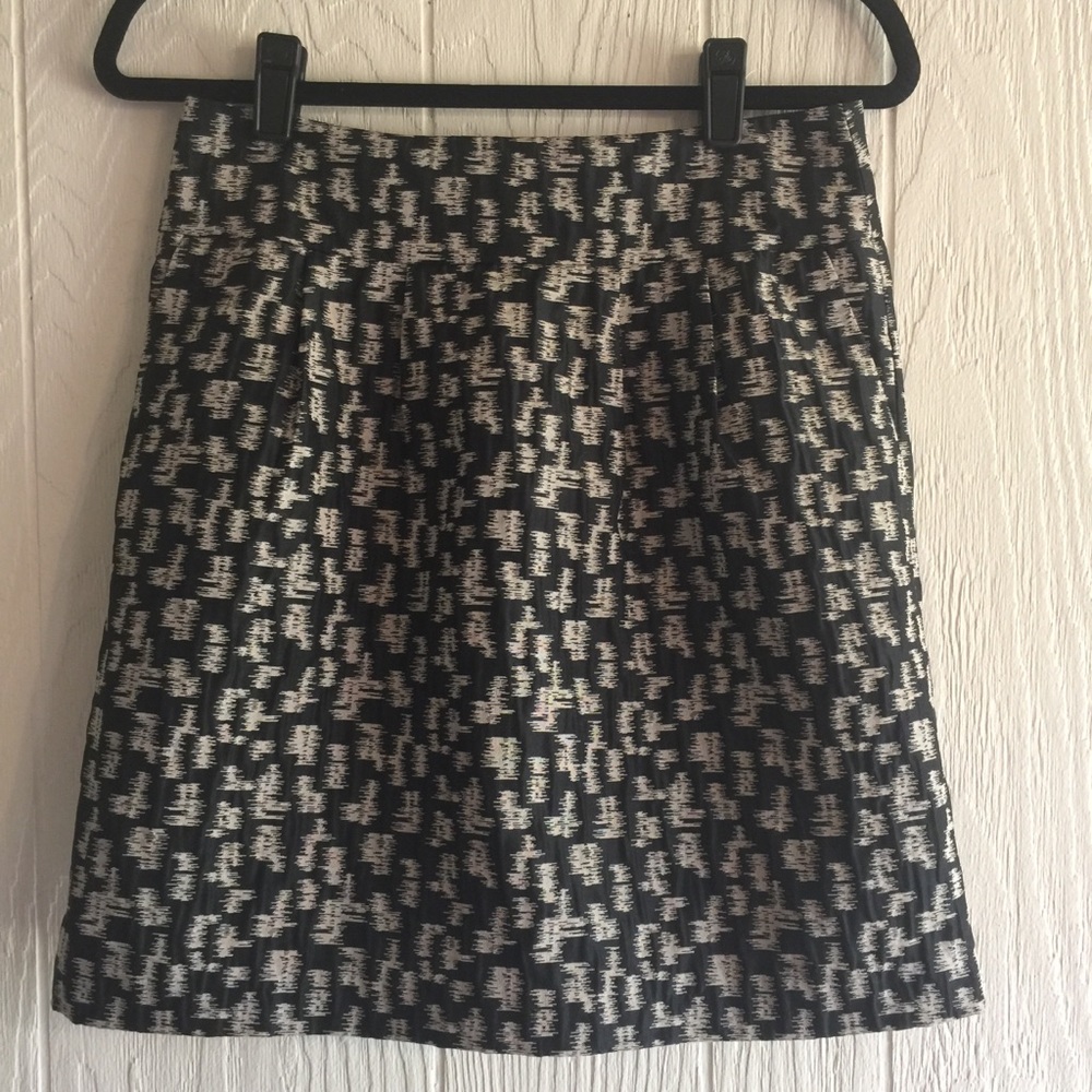 Ann Taylor Black & Tan Skirt